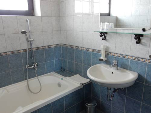 Imagen de la habitación del Hotel Garni Terano. Foto 6