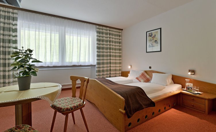 Imagen de la habitación del Hotel Garni Tirol. Foto 3