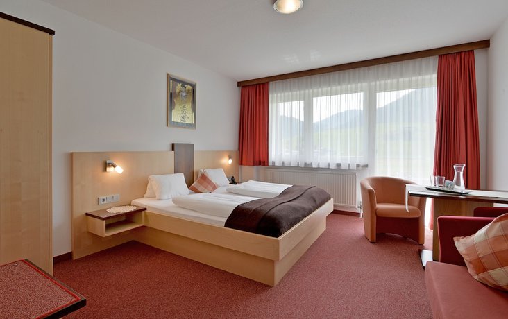 Imagen de la habitación del Hotel Garni Tirol. Foto 4