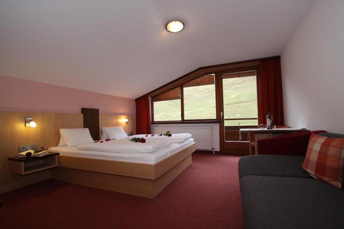 Imagen de la habitación del Hotel Garni Tirol. Foto 10