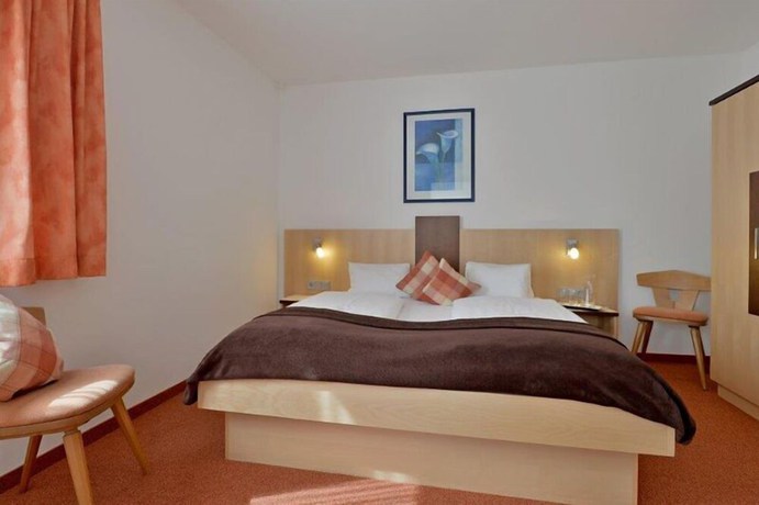 Imagen de la habitación del Hotel Garni Tirol. Foto 12