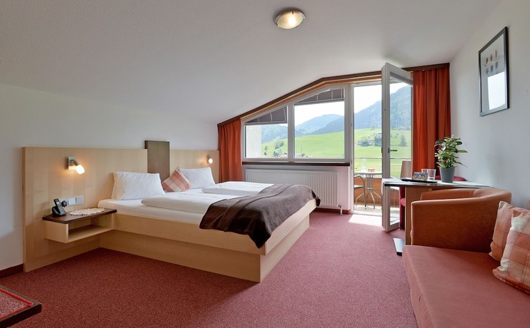 Imagen de la habitación del Hotel Garni Tirol. Foto 16