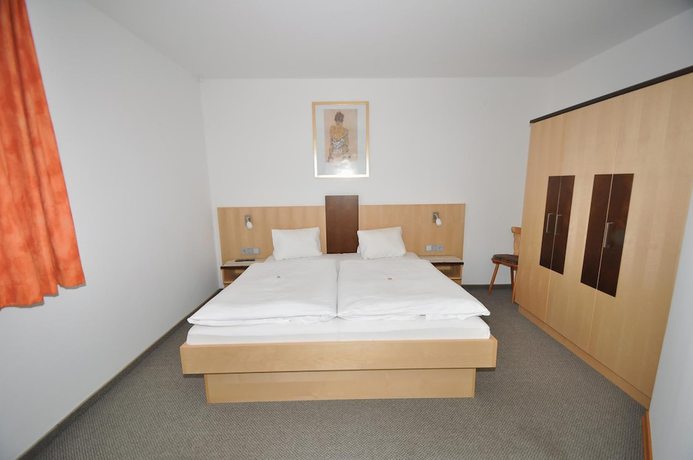 Imagen de la habitación del Hotel Garni Tirol. Foto 18