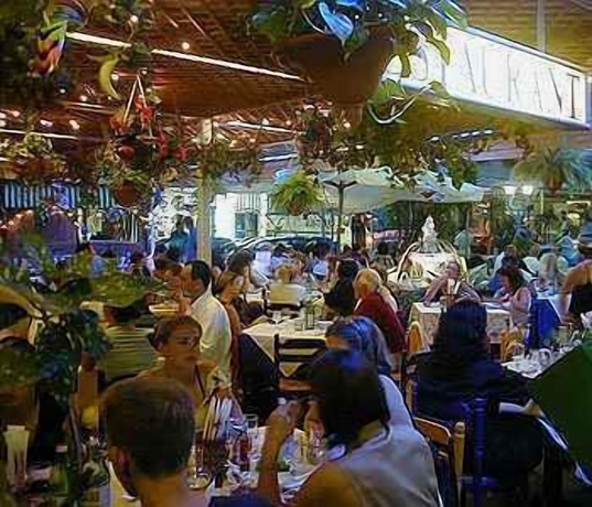 Imagen del bar/restaurante del Hotel Garni Tosca. Foto 6