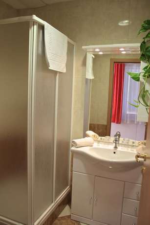 Imagen de la habitación del Hotel Garni Villa Tamara. Foto 15