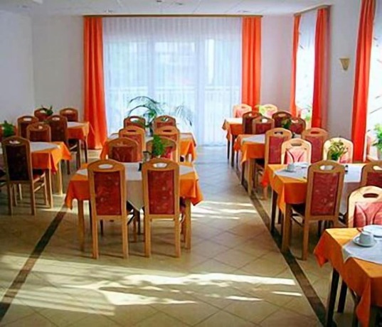 Imagen del bar/restaurante del Hotel Garni Villa Tamara. Foto 5