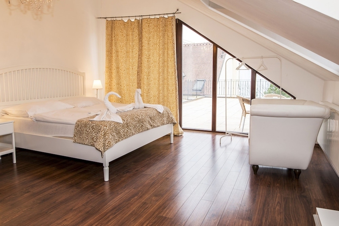 Imagen de la habitación del Hotel Garni Virgo. Foto 9