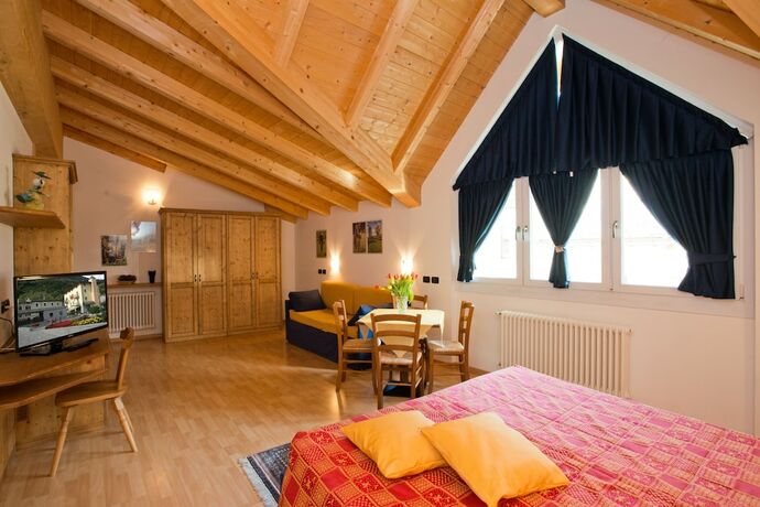 Imagen de la habitación del Hotel Garni le Corti. Foto 13