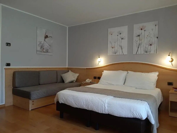Imagen de la habitación del Hotel Garn&igrave; Arnica. Foto 8
