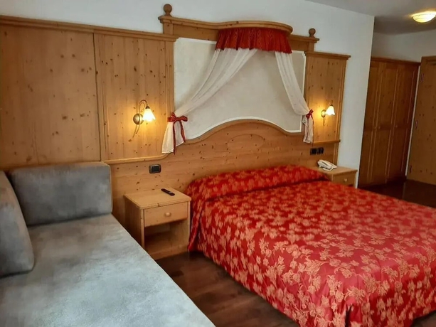 Imagen de la habitación del Hotel Garn&igrave; Arnica. Foto 9