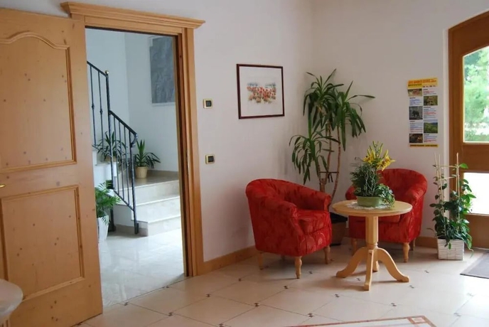 Imagen de los interiores del Hotel Garn&igrave; Arnica. Foto 15