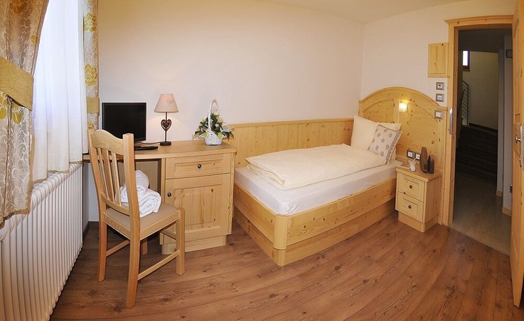 Imagen de la habitación del Hotel Garn&igrave; Bucaneve Bellezza e Salute. Foto 9