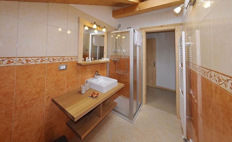 Imagen de la habitación del Hotel Garn&igrave; Bucaneve Bellezza e Salute. Foto 13