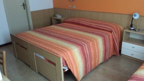 Imagen de la habitación del Hotel Garn&igrave; Capinera. Foto 4