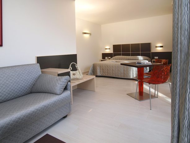 Imagen de la habitación del Hotel Garn&igrave; Corallo, Torbole Sul Garda. Foto 2