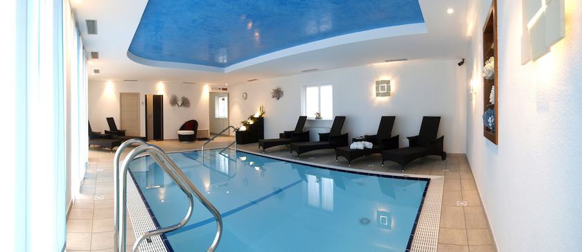 Imagen de la piscina del Hotel Garn&igrave; Corallo, Torbole Sul Garda. Foto 20