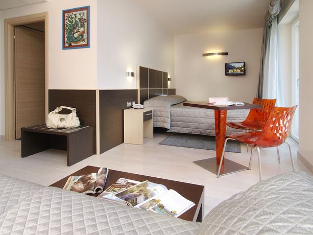 Imagen de la habitación del Hotel Garn&igrave; Corallo, Torbole Sul Garda. Foto 9