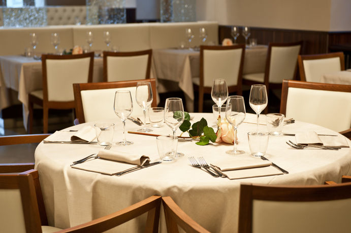 Imagen del bar/restaurante del Hotel Garn&igrave; Cristallo. Foto 4