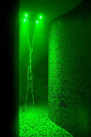 Imagen de la piscina del Hotel Garn&igrave; Cristallo. Foto 15