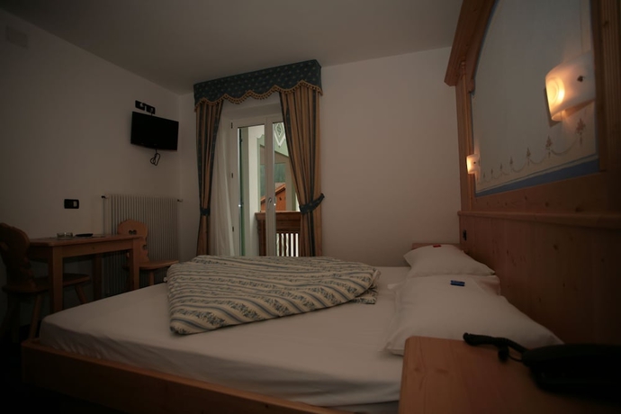 Imagen de la habitación del Hotel Garn&igrave; Eden, Alba - D&egrave;lba. Foto 11