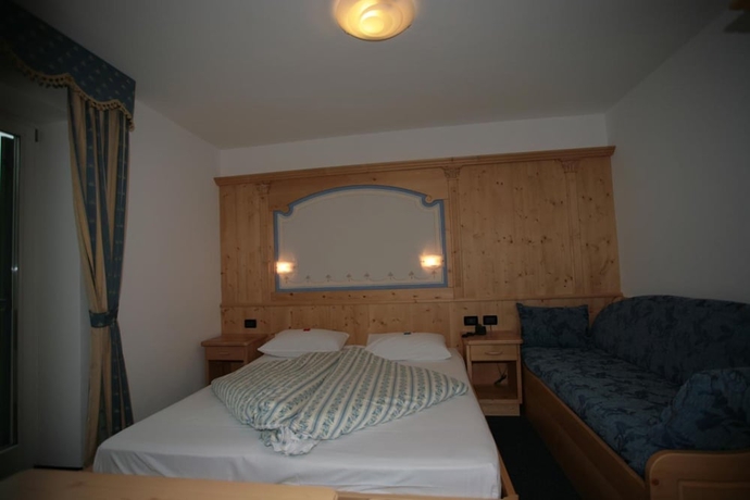 Imagen de la habitación del Hotel Garn&igrave; Eden, Alba - D&egrave;lba. Foto 15