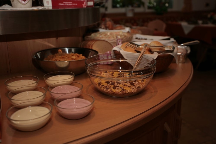 Imagen del bar/restaurante del Hotel Garn&igrave; Eden, Alba - D&egrave;lba. Foto 10