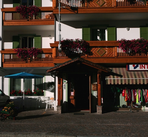 Imagen general del Hotel Garn&igrave; Eden, Alba - D&egrave;lba. Foto 2