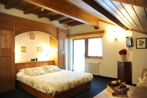 Imagen de la habitación del Hotel Garn&igrave; Il Cirmolo. Foto 3