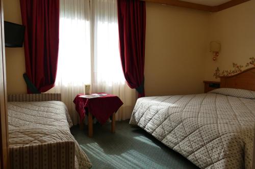 Imagen de la habitación del Hotel Garn&igrave; La Montanara. Foto 7