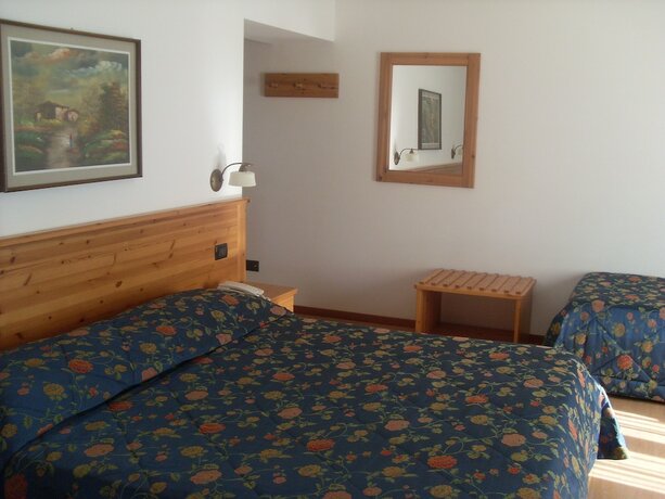 Imagen de la habitación del Hotel Garn&igrave; Lago Alpino. Foto 18