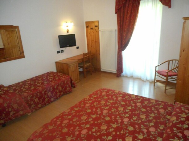 Imagen de la habitación del Hotel Garn&igrave; Lago Alpino. Foto 20