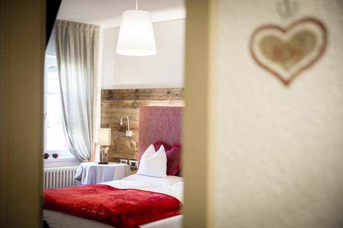 Imagen de la habitación del Hotel Garn&igrave; Laurino. Foto 4