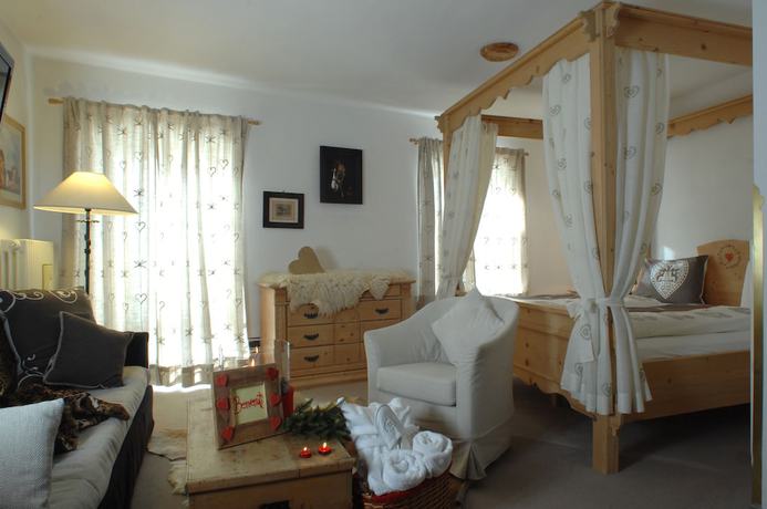 Imagen de la habitación del Hotel Garn&igrave; Laurino. Foto 8