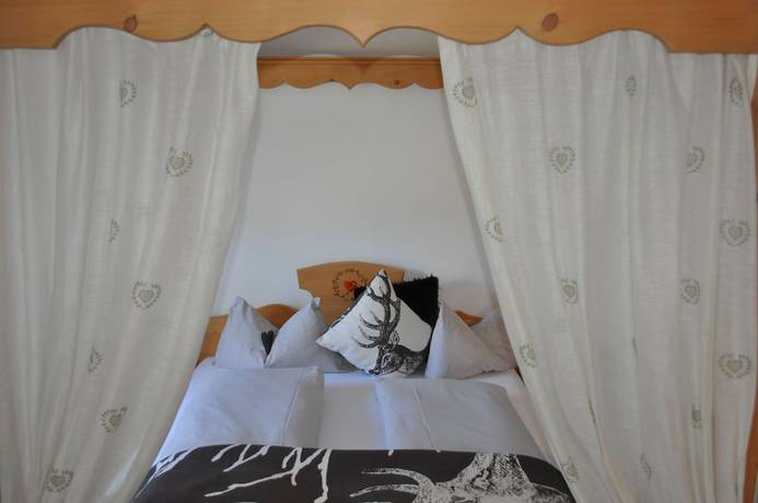 Imagen de la habitación del Hotel Garn&igrave; Laurino. Foto 13