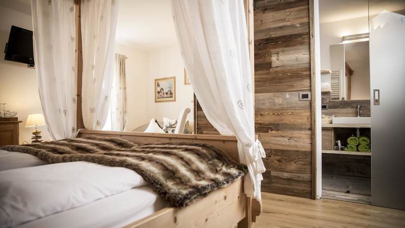 Imagen de la habitación del Hotel Garn&igrave; Laurino. Foto 15