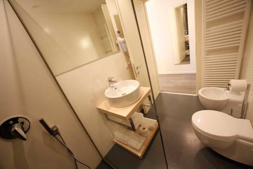 Imagen de la habitación del Hotel Garn&igrave; On The Rock. Foto 3