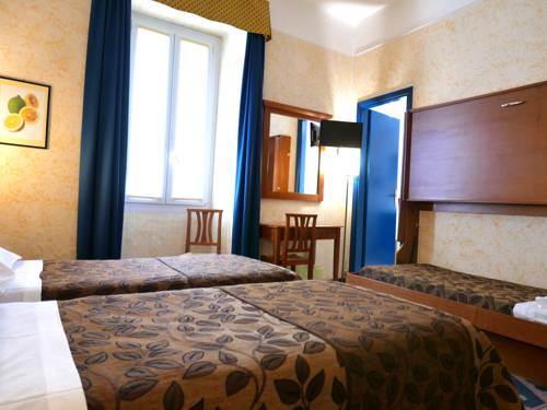 Imagen de la habitación del Hotel Garn&igrave; Riviera. Foto 10