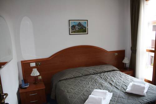 Imagen de la habitación del Hotel Garn&igrave; Tignale, Gardola. Foto 4