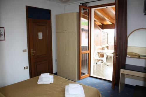 Imagen de la habitación del Hotel Garn&igrave; Tignale, Gardola. Foto 6