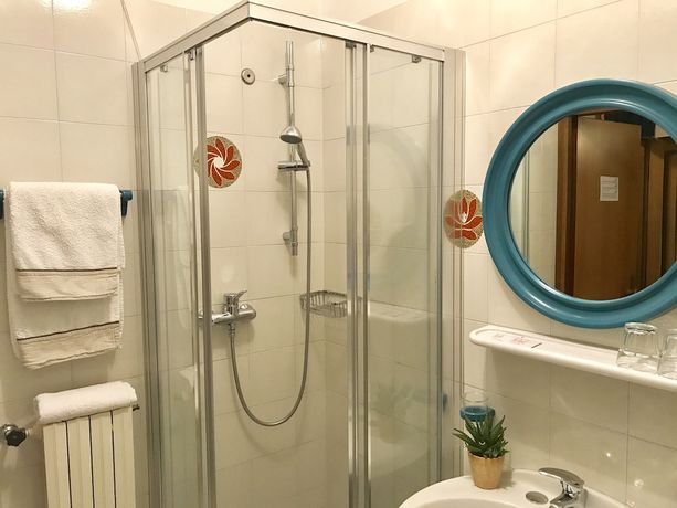 Imagen de la habitación del Hotel Garn&igrave; Tignale, Tignale. Foto 14
