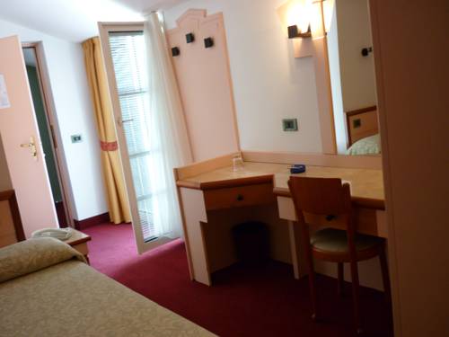 Imagen de la habitación del Hotel Garnì Villa Fontana. Foto 11