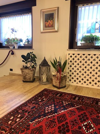 Imagen de los interiores del Hotel Garn&igrave; Zeni. Foto 10