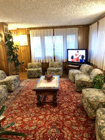 Imagen de los interiores del Hotel Garn&igrave; Zeni. Foto 17