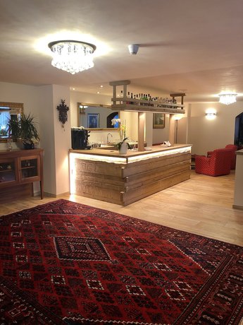 Imagen de los interiores del Hotel Garn&igrave; Zeni. Foto 19