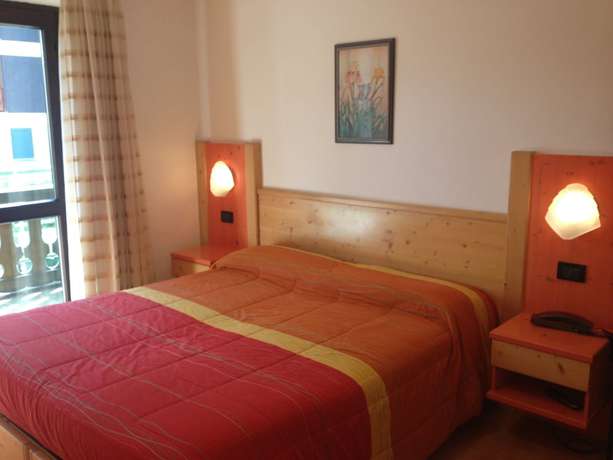 Imagen de la habitación del Hotel Garn&igrave; Zeni. Foto 9