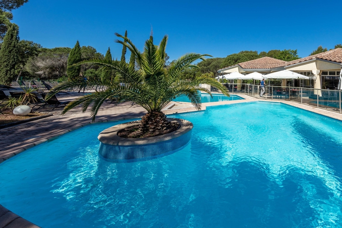 Imagen de la piscina del Hotel Garrigae Domaine De L'esterel. Foto 16