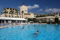 Imagen de la piscina del Hotel Garrigae Le Domaine de l’Esterel. Foto 3