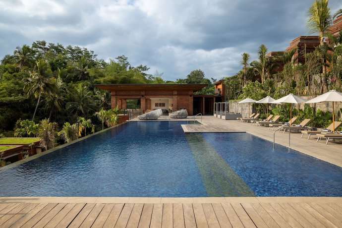 Imagen de la piscina del Hotel Garrya Bianti Yogyakarta. Foto 20