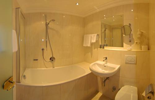 Imagen de la habitación del Hotel Gartenhotel Maria Theresia. Foto 9