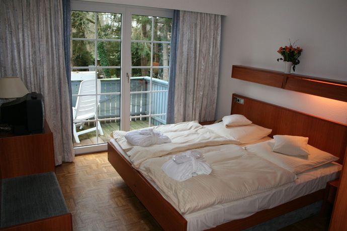 Imagen de la piscina del Hotel Gartenhotel Weisser Hof. Foto 9